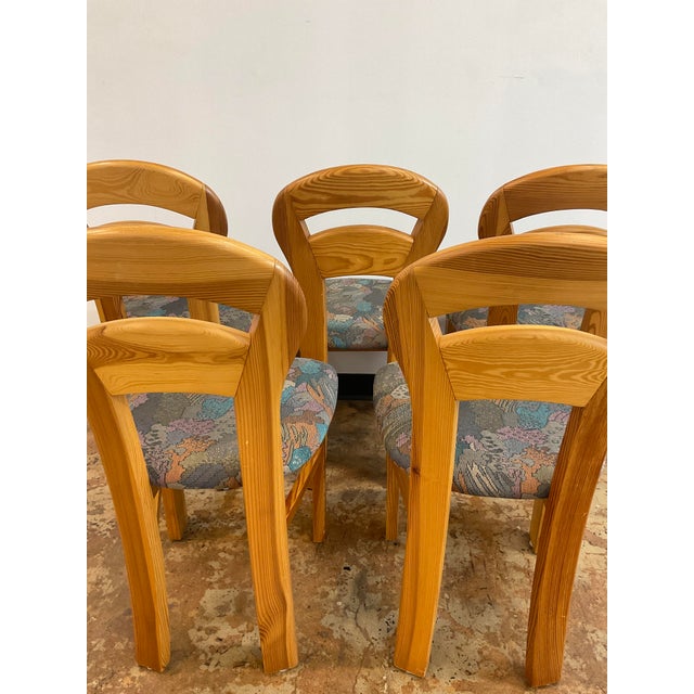 Set of 5 Pine Dining Chairs, Manner of Ranier Daumiller For Sale - Image 9 of 17