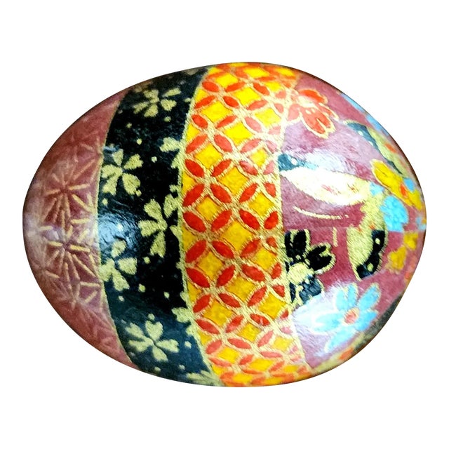 Beautiful Chinese Vintage Hand-Designed Natural Egg For Sale