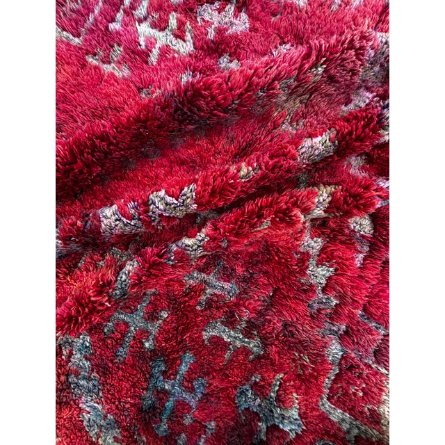 Mid-Century Modern Vintage Beni M’Guild Moroccan Rug – Deep Red Tribal Wool Carpet – Long Gallery Runner For Sale - Image 3 of 8