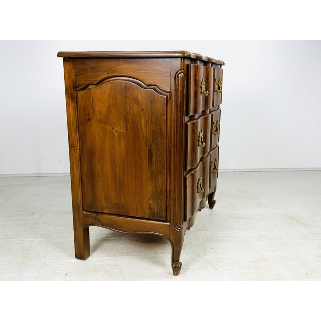Vintage French Provincial Style Chest of Drawers For Sale - Image 15 of 18