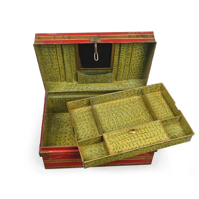 Red Metal Travel Trunk, 1940s For Sale - Image 3 of 6