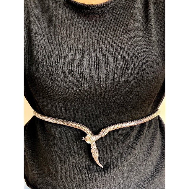 Vintage Sculptural Snake Mesh Necklace attributed to Dl Auld Co. / Whiting & Davis, 1970s For Sale - Image 4 of 16