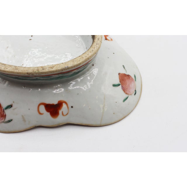 Late 19th Century Late Qing Dynasty Chinese Famille Rose Porcelain Serving Dish For Sale In Raleigh - Image 6 of 9