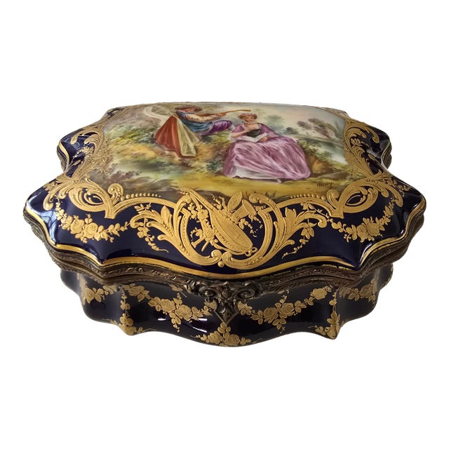 Late 19th Century Antique Sea Shell French Sevres Ridged Jewelry Box Casket For Sale