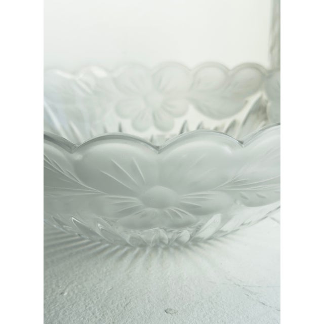 1950s Vintage 1950s–1960s Lausitzer Lead Crystal Daisy Floral Fruit Bowl For Sale - Image 5 of 9