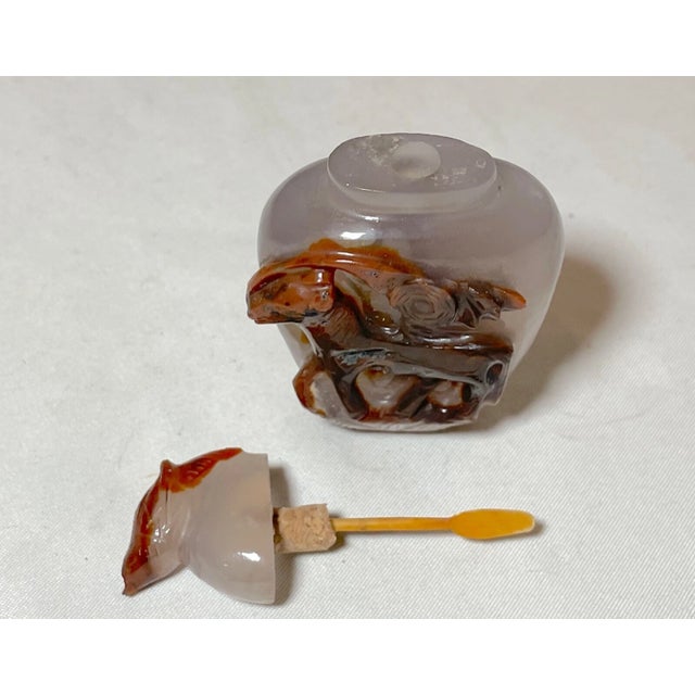 1930s Share Antique Chinese Hand Carved Agate Stone Snuff Bottle Jar Sculpture Trinket For Sale - Image 5 of 8
