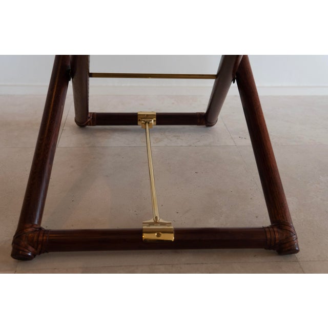 1970s McGuire Director’s X-Chair in Textured Off-White and Colbalt For Sale In Miami - Image 6 of 11
