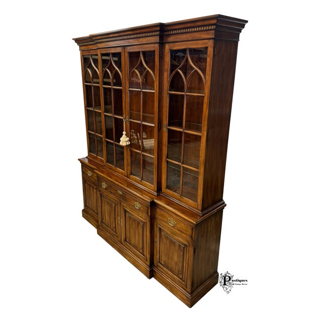 Statton Furniture Vintage Statton Furniture Trutype Americana Traditional Chippendale Style Oxford Cherry Breakfront China Cabinet For Sale - Image 4 of 12