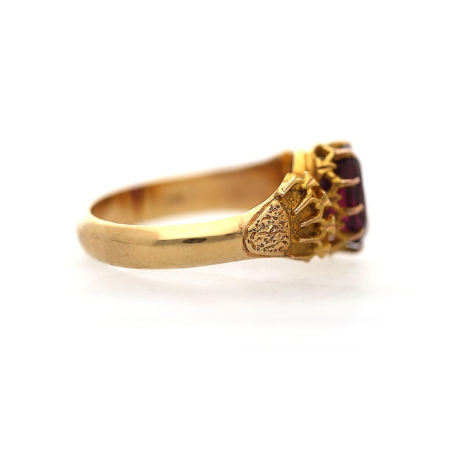 Vintage Oval Rodolite Garnet Victorian Revival in 18k Yellow Gold Solitaire Ring, Size 10.5 For Sale In Miami - Image 6 of 17