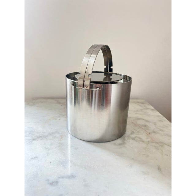 Silver Vintage Cylinda Line Ice Bucket in Stainless Steel by Arne Jacobsen for Stelton, Denmark, 1967 For Sale - Image 8 of 14