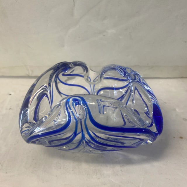 Contemporary 1980s Murano Style Triangular Bowl With Cobalt Detail For Sale - Image 3 of 4