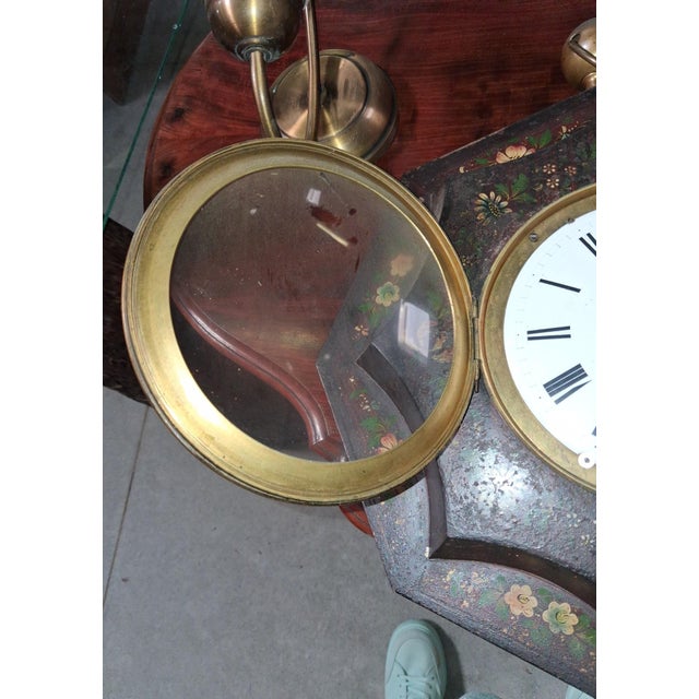 Napoleon III Octagonal Wall Clock with Painted Flowers, in Good conditions. Designed before 1890
