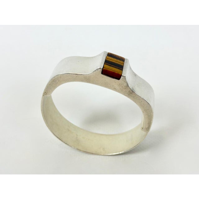 Mid-Century Modern Finnish Sterling Silver and Tiger Eye Bangle Bracelet by Raimo Keskinen for Lahti, 1970s For Sale - Image 4 of 11