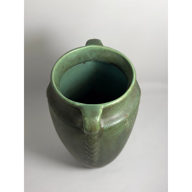 Vintage Niloak Art Pottery Green Double-Handle Vase – Benton, Arkansas For Sale - Image 10 of 11