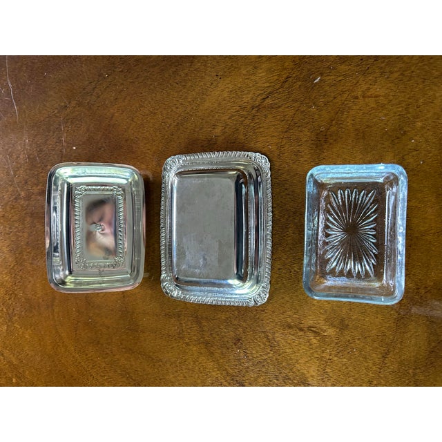English 1960s English Small Silver Plate Covered Butter Dish With Glass Liner For Sale - Image 3 of 5