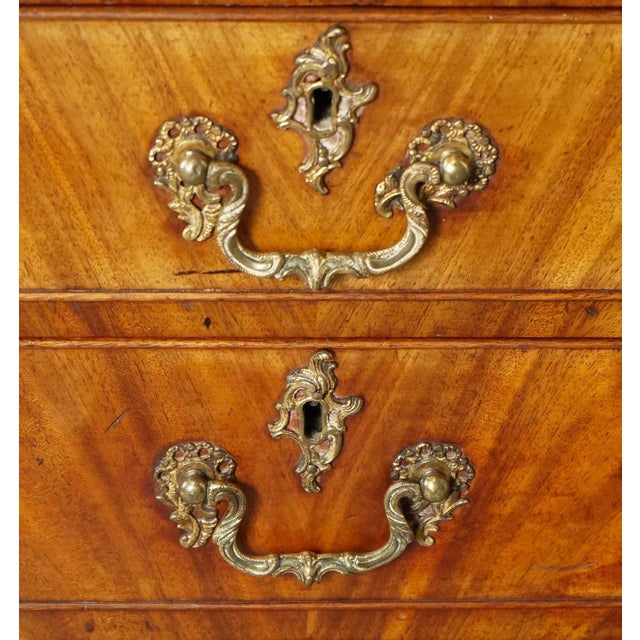 English Georgian Flamed Hardwood Linen Press Wardrobe, 1800s For Sale - Image 15 of 18