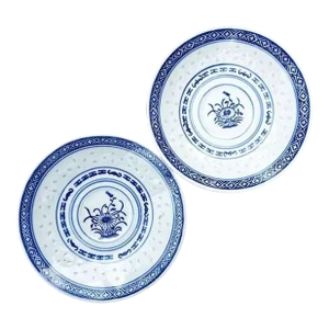 Late 20th Century Blue and White Rice Eye Chinoiserie Decorative Plates - Set of 2