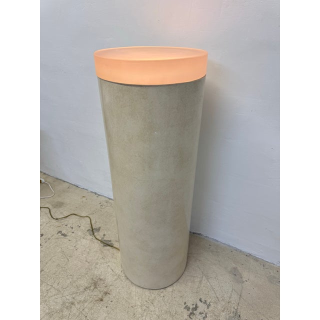 Mid-Century Lacquered Pedestal Table Lamp With Acylic Top For Sale - Image 4 of 12