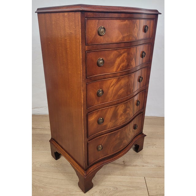 Mid-Century Serpentine Chest of Drawers from Bevan Funnell, 1930s For Sale - Image 4 of 16