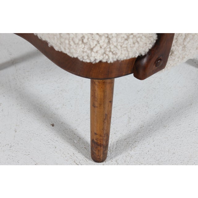 Danish Art Deco Lounge Chair in Beech and Sheepskin in the style of Viggo Boesen for Fritz Hansen, 1940s For Sale - Image 13 of 18