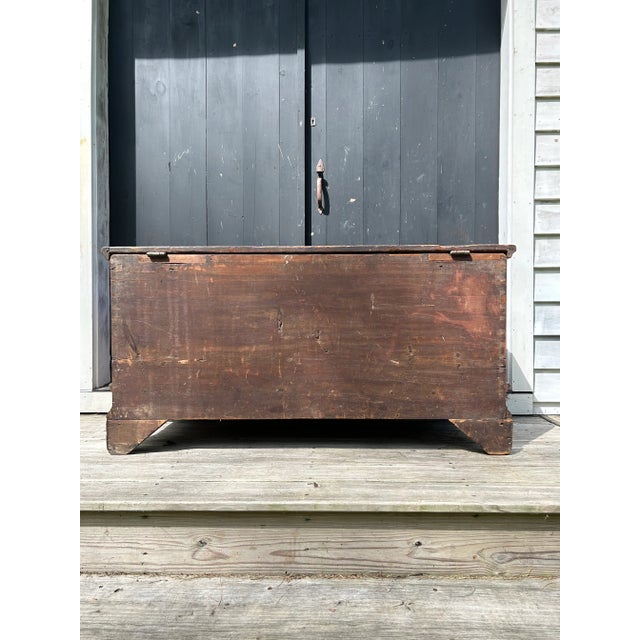 18th Century American Chippendale Blanket Chest For Sale In New York - Image 6 of 11