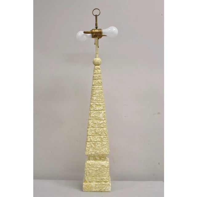 Vintage Italian Modern Hollywood Regency Cast Plaster Obelisk Pyramid Table Lamp For Sale - Image 12 of 12