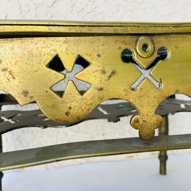 19th Century English Cast Brass Fireplace Footman Kettle Stool with Cabriole Legs For Sale - Image 11 of 13