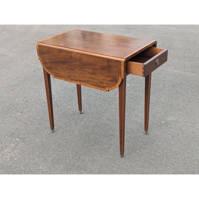 Early 20th Century Federal Mahogany Inlaid Pembroke Drop-Leaf Table For Sale - Image 10 of 11