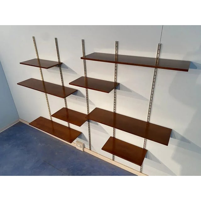Mid-Century Italian Suspended Wall Unit Boockase in Walnut & Gilded Metal, 1960 For Sale - Image 5 of 18