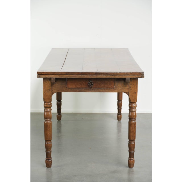 Wood Antique Late 18th Century Oak Dining Table with Extendable Leaves For Sale - Image 7 of 18