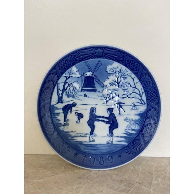 Traditional 1989 Royal Copenhagen Blue and White Plate "The Old Skating Pond" - 7", Denmark For Sale - Image 3 of 4