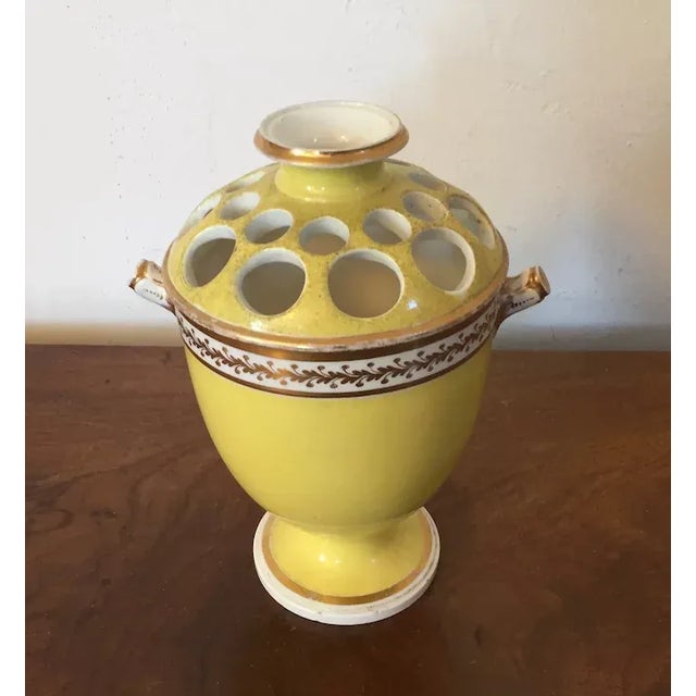Early 19th Century Antique Early 19th Century London Decorated Coalport Porcelain Bough Pot For Sale - Image 5 of 13