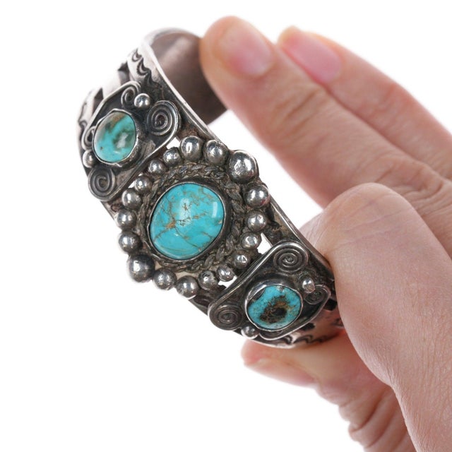 Native American 6 3/8" c1940's-50's Navajo Stamped silver bracelet with turquoise For Sale - Image 3 of 10