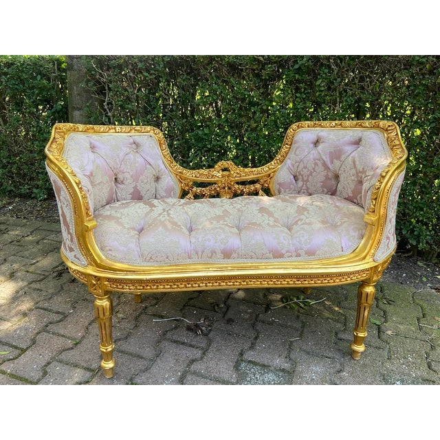 1970s French Louis XVI Gilt Beech Pink Damask Settee - 1Pc For Sale - Image 17 of 17
