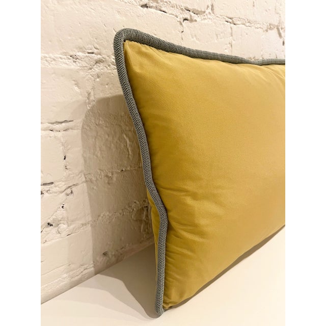 Traditional Fabricut Lumbar Pillow With Contrast Welt - 14" × 20" For Sale - Image 3 of 4