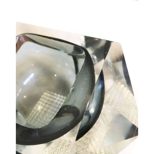 Mid-Century Modern Transparent and Anthracite Gray Ashtray Submerged in Murano Glass in the Style of Flavio Poli, 1960s For Sale - Image 3 of 11