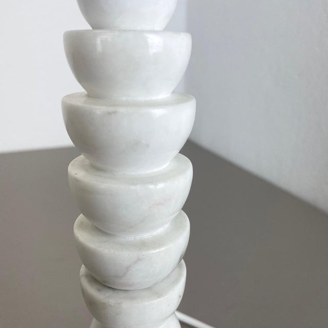 Vintage Hollywood Regency White Onyx Table Lamp with Marble Base, 1970s For Sale - Image 11 of 18