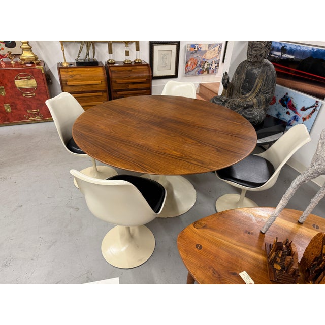 1950s Early Production Knoll Saarinen Walnut Tulip Table & 4 Chairs 575 Madison For Sale - Image 13 of 18