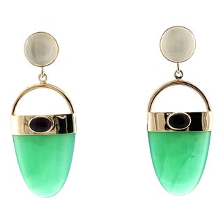 Late 20th-Century 14k Yellow Gold Chrysoprase, Moonstone and Amethyst Earrings, A Pair For Sale