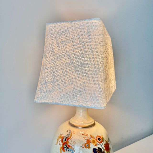 Cream Mid 20th Century Tobacco Leaf Motif Table Lamp For Sale - Image 8 of 11