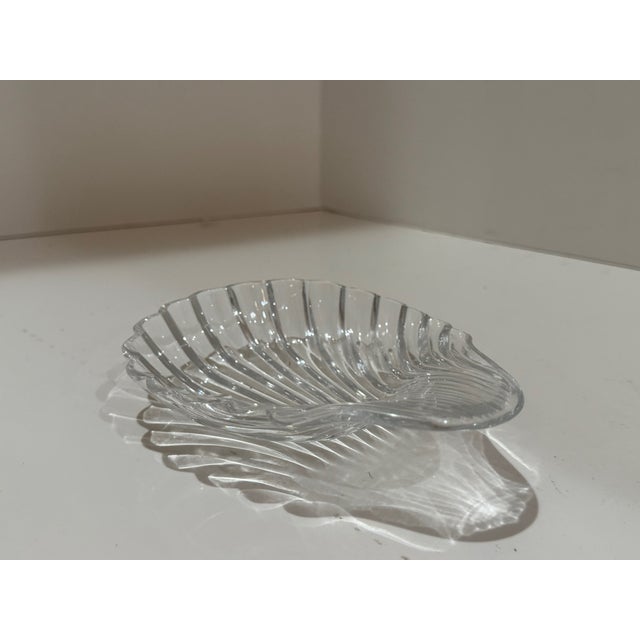 Mid 20th Century Pair of Baccarat Crystal Shell Dish – Clear Ribbed Scallop Trinket Bowl – France For Sale In Atlanta - Image 6 of 6