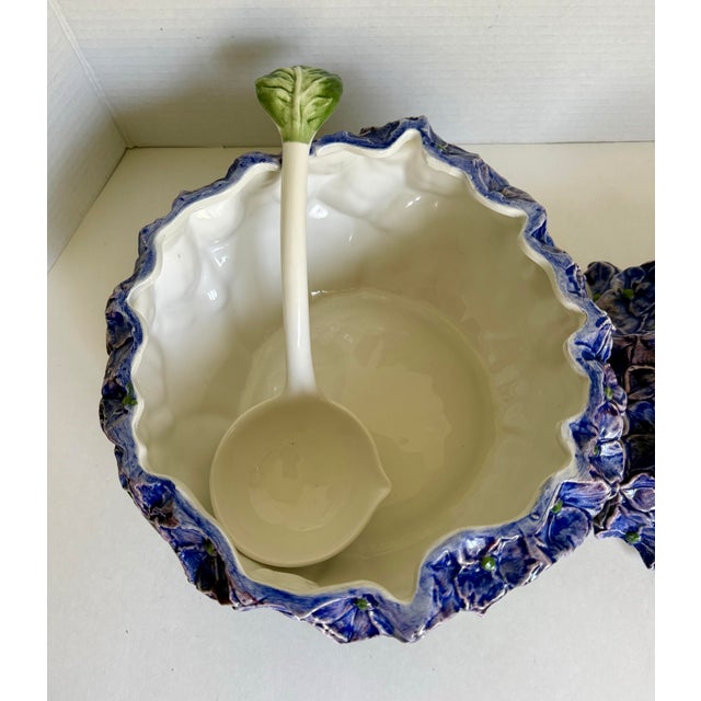 Violet 1970s Italian Sculptural Hydrangea Ceramic Tureen With Leaf Ladle For Sale - Image 8 of 12