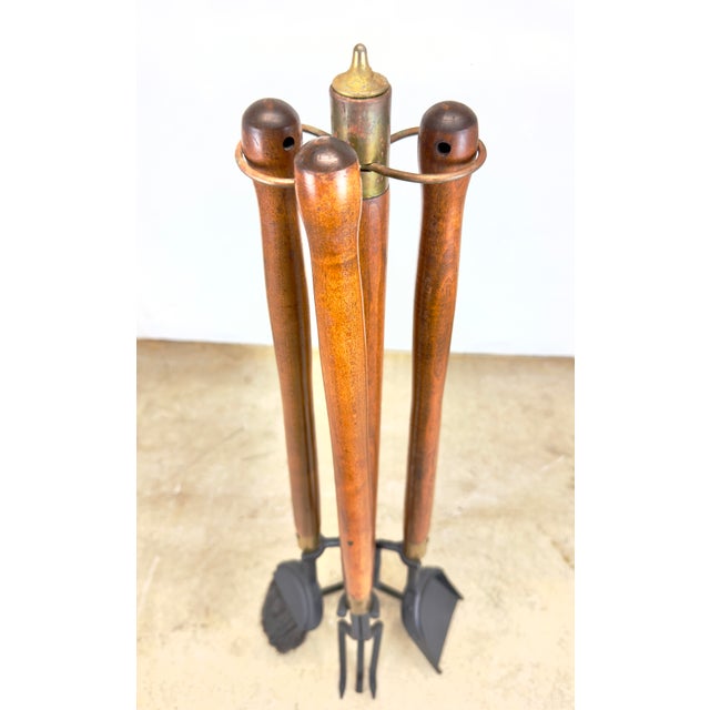 Mid Century Modern Walnut & Wrought Iron Fireplace Tool Set by Seymour For Sale In New York - Image 6 of 10