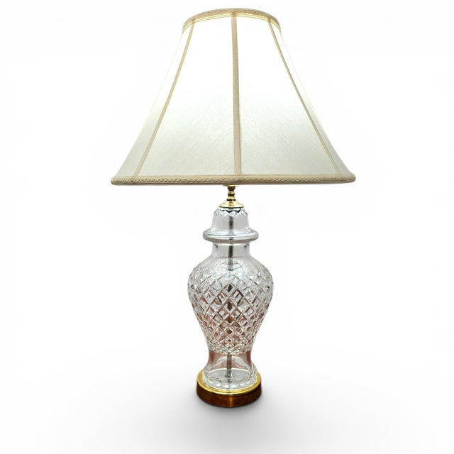 English Late 20th Century Waterford Crystal Comeragh Ginger Jar Table Lamp With Original Shade For Sale - Image 3 of 14