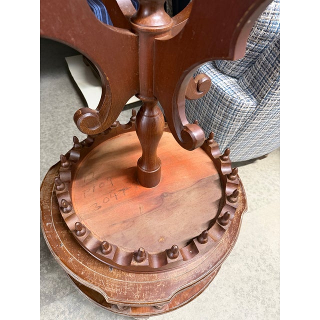 Late 19th Century Victorian Late 19th-Century Eastlake Style Walnut Parlor Table - Side Table - Accent Table For Sale - Image 5 of 11