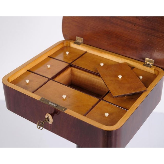Antique Mahogany Lamp Table with Column Base and Lock, 20th Century For Sale - Image 5 of 10