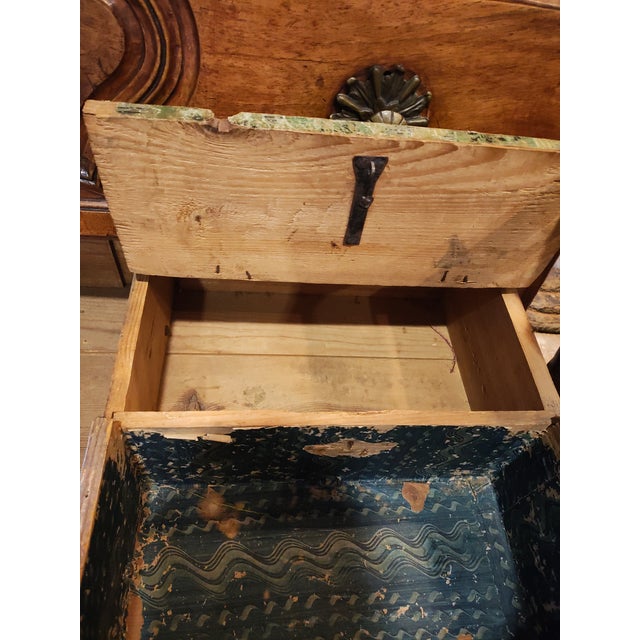 Late 18th-Century French Provincial Walnut Wedding Commode For Sale - Image 10 of 16