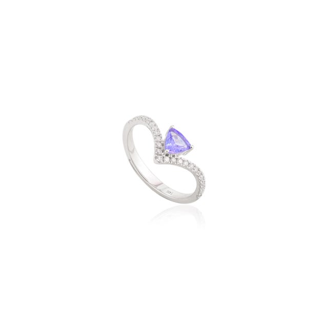 Modern Trillion Cut Tanzanite Chevron Style 14k White Gold Ring Size 7 For Sale - Image 3 of 13
