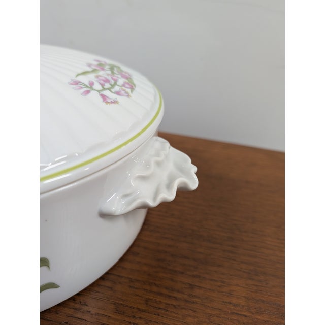 White Vintage Shafford Oval Covered Casserole Herbs & Spices Quart Large For Sale - Image 8 of 10