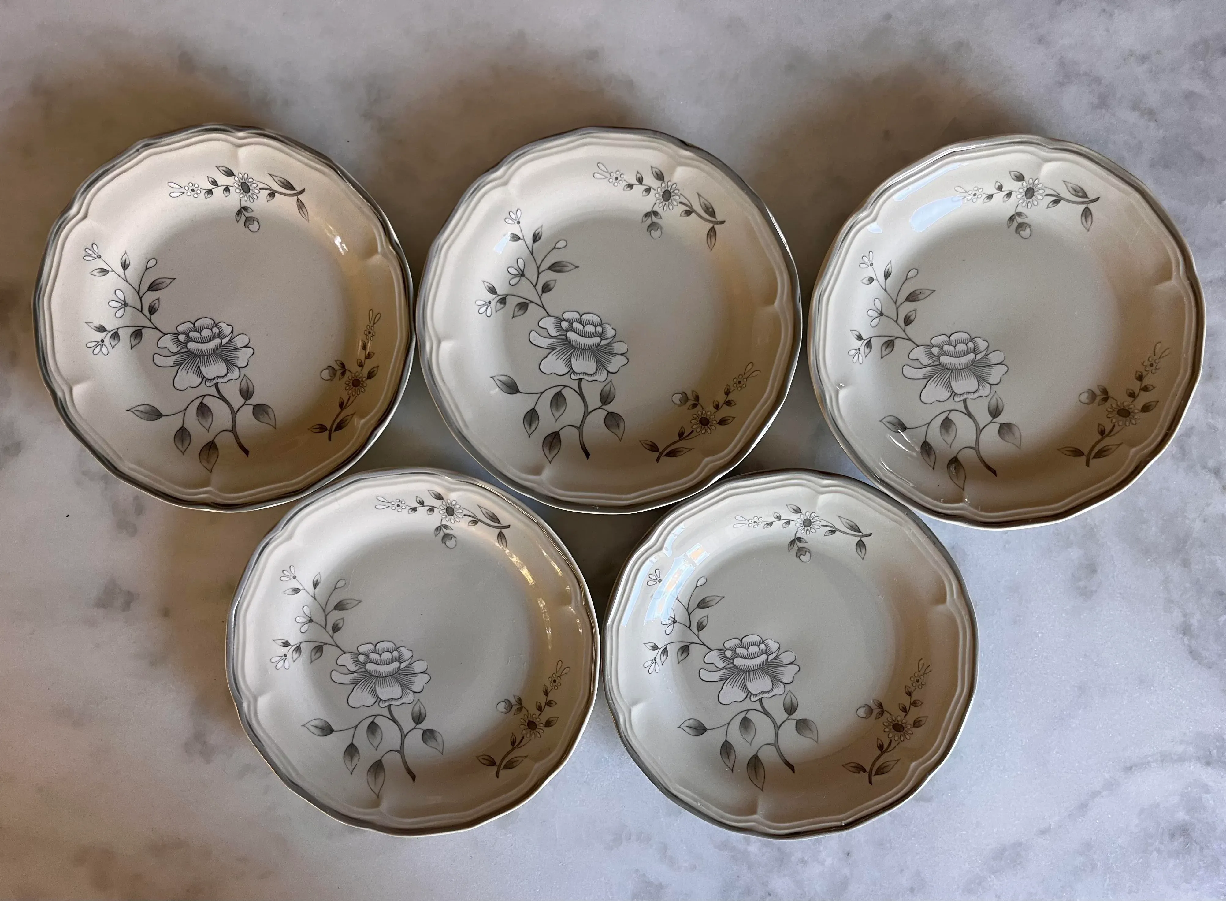 Set of 5 Vintage Southampton Stoneware Dessert Plates | Chairish